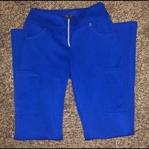 XS ponte Jaanuu royal blue scrub set